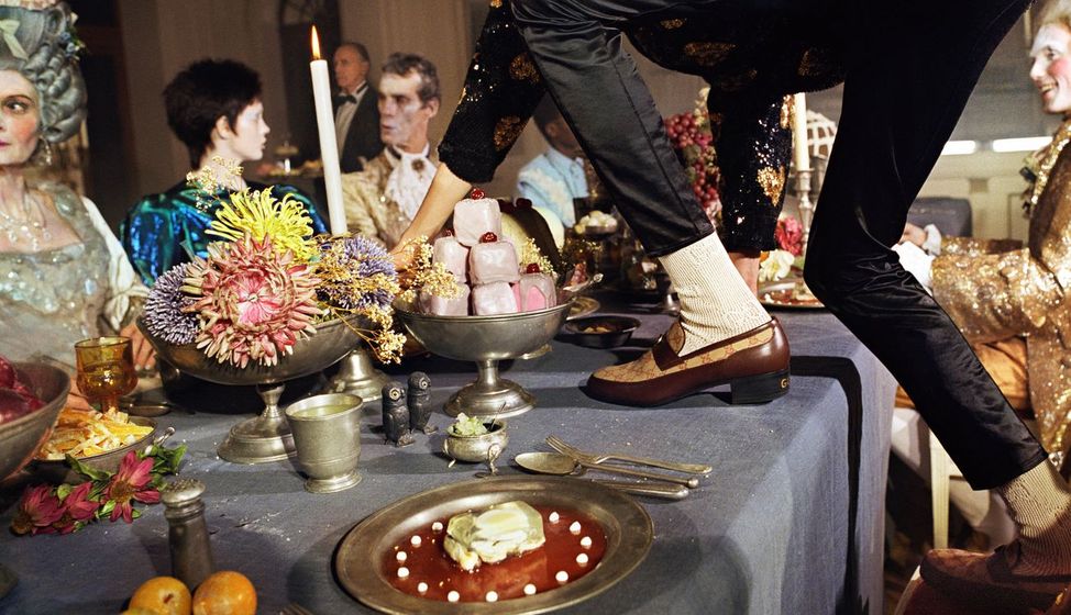 Gucci Fall winter campaign 9 cMLoves: Gucci Fall Winter 18 Campaign: The “Gucci Collectors” have been photographed by Glen Luchford : Fashion, Photography, Lifestyle, currentmood, currentmoodmagazine, fashion magazine, online fashion magazine, fashion magazine in India, Indian fashion magazine