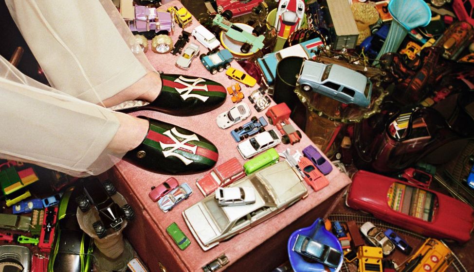 Gucci Fall Winter Campaign 7 cMLoves: Gucci Fall Winter 18 Campaign: The “Gucci Collectors” have been photographed by Glen Luchford : Fashion, Photography, Lifestyle, currentmood, currentmoodmagazine, fashion magazine, online fashion magazine, fashion magazine in India, Indian fashion magazine