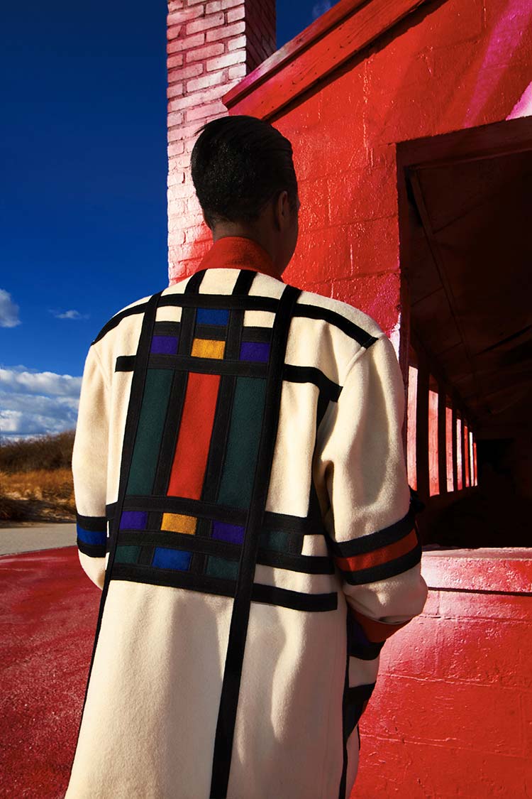 Whitney Blackmon revealing graphical effect of Red | Fashion magazine | Fashion magazine in India | Online fashion magazine | Online fashion magazine in India | Indian fashion magazine