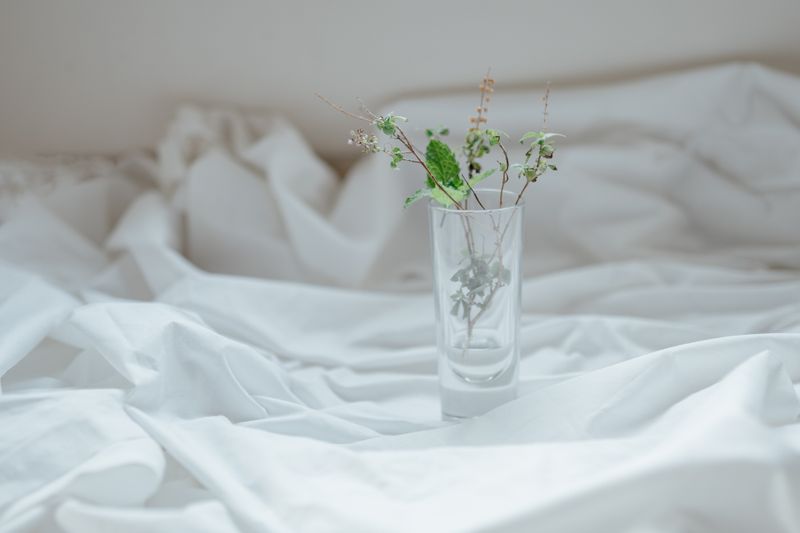 (UN)rest a quarantine photo series by Vriddhi Sawlani on currentMood magazine. Art in the time of corona 2
