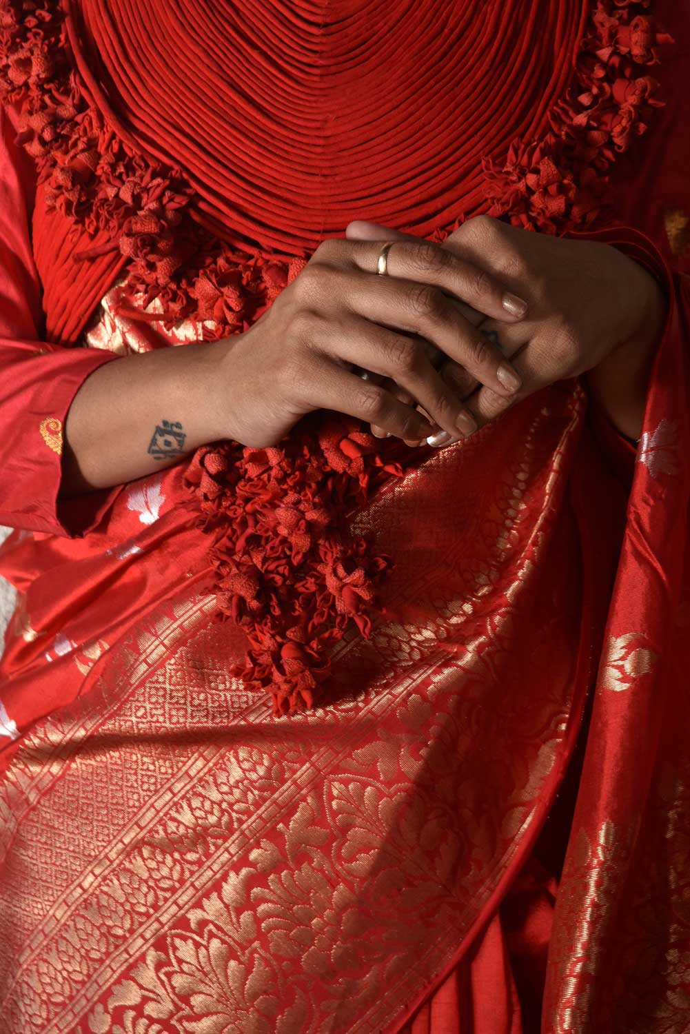 Weaving magic a bridal handloom collection in support of artisans and weavers, by designer Vaishali Shadangule. Vaishali S featured in currentMood magazine